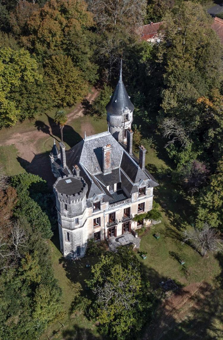 Chateau De Puymoger Javerlhac-et-la-Chapelle-Saint-Robert Esterno foto
